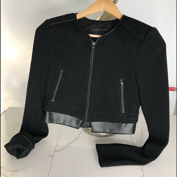 BCBGMaxAzria Jackets & Blazers - Bcbg MAXAZRIA cropped jacket